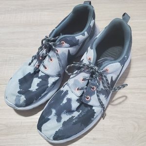 Grey Camo Nike Tennis Shoes